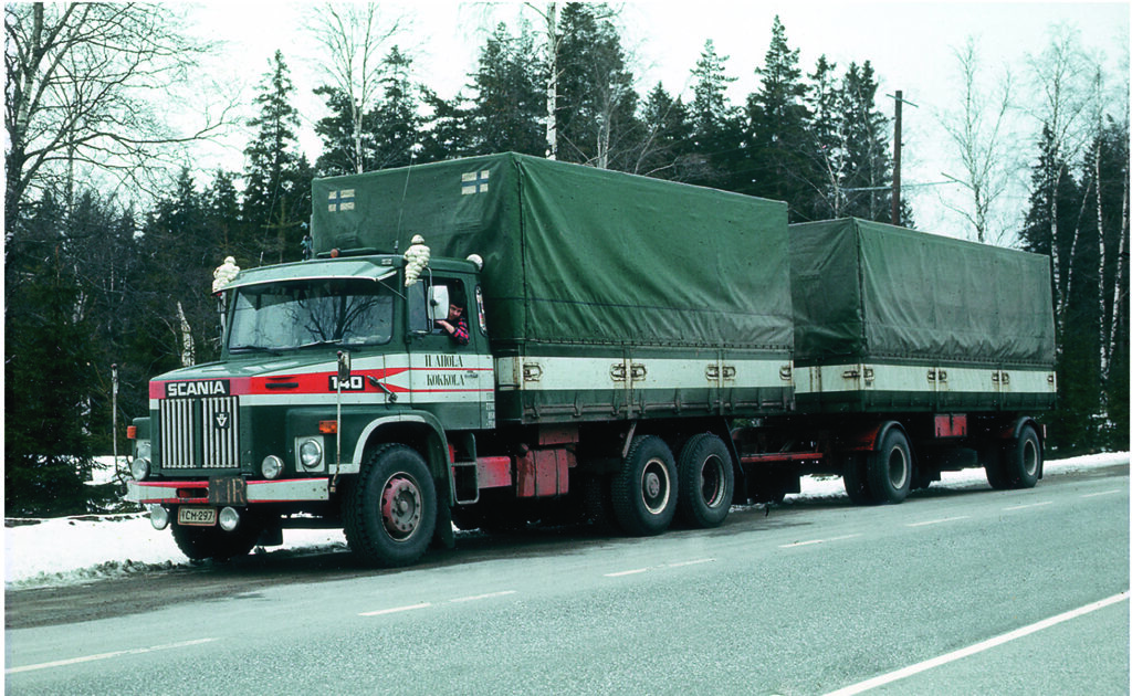 My first real truck for freight transport, a Scania LS 140, here on its way to Oslo. The photo is taken by my good friend Markus Ventin who drove for us in between his theology studies.