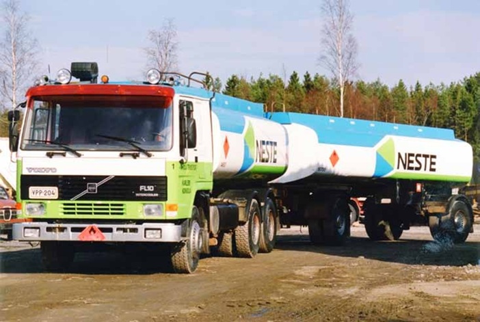 Volvo-fuel-truck