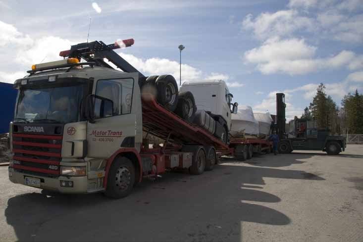 Nytt koncept och utbud. Första avtalet med Scania gällande chassitransport till Finland