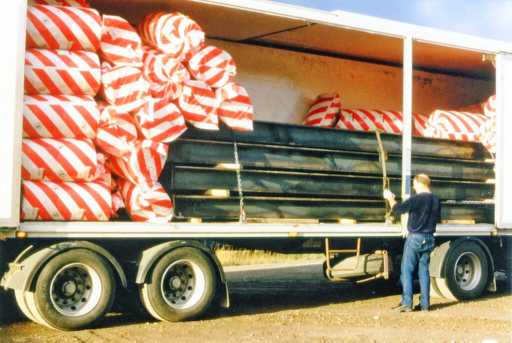 1996: Då vi transporterade mycket stål och gör det fortfarande, är det viktigt att kombinera tungt och lätt gods. Detta…